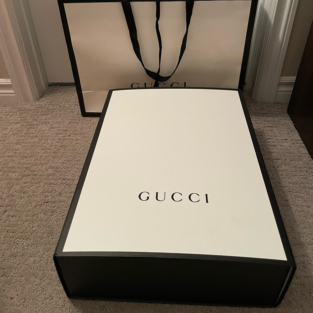 Authentic Gucci box set with bag, ribbon and tissue